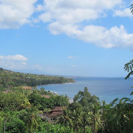 Barong Cafe Bungalow And Restaurant Amed Exterior foto