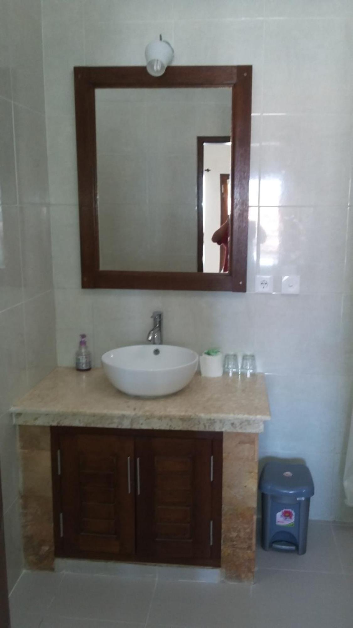 Barong Cafe Bungalow And Restaurant Amed Quarto foto